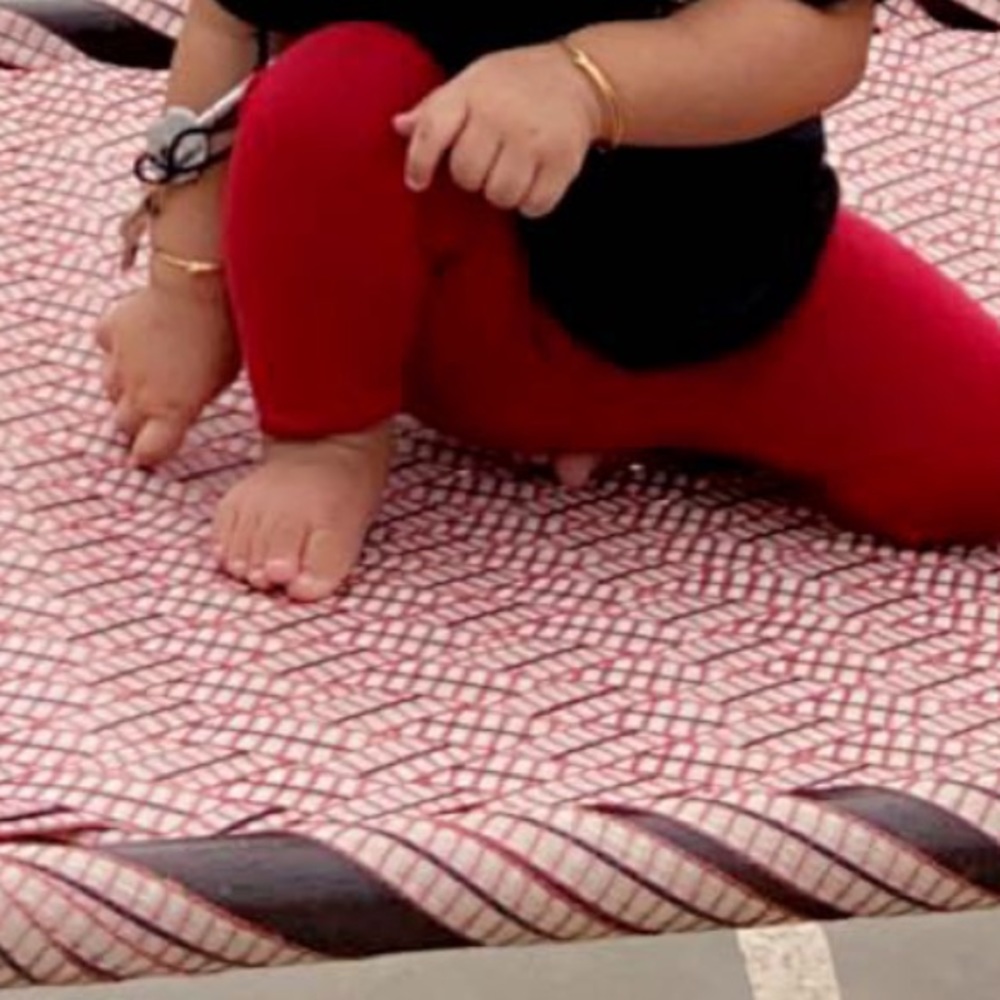 Red and printed leggings - Picture 4 of 4